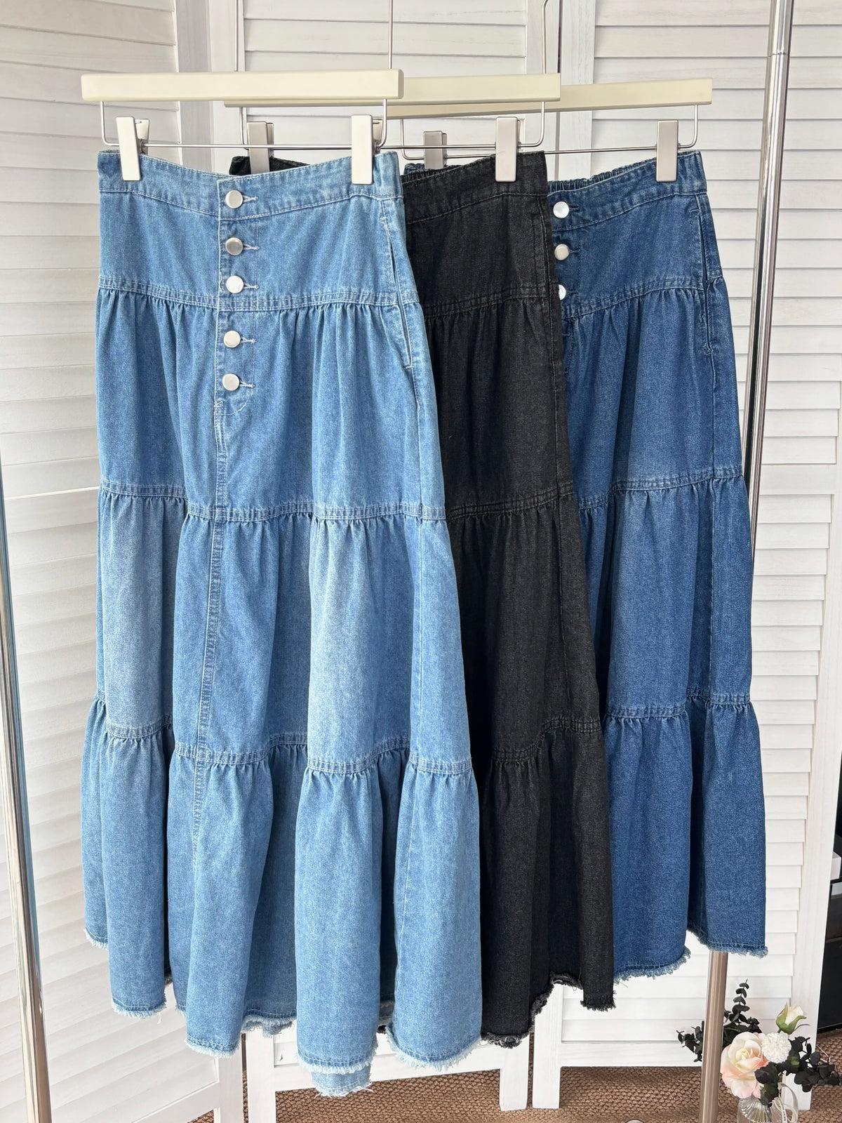 Chouyatou Women's Cute Sexy Thick Chic High-Waisted A-Line Cowboy Denim Skirt, Bohemian Style with Flowing Ruffle, Button Closure, and Tiered Design, Elegant, Women Fashion, Skirts For Women,back to school shopping